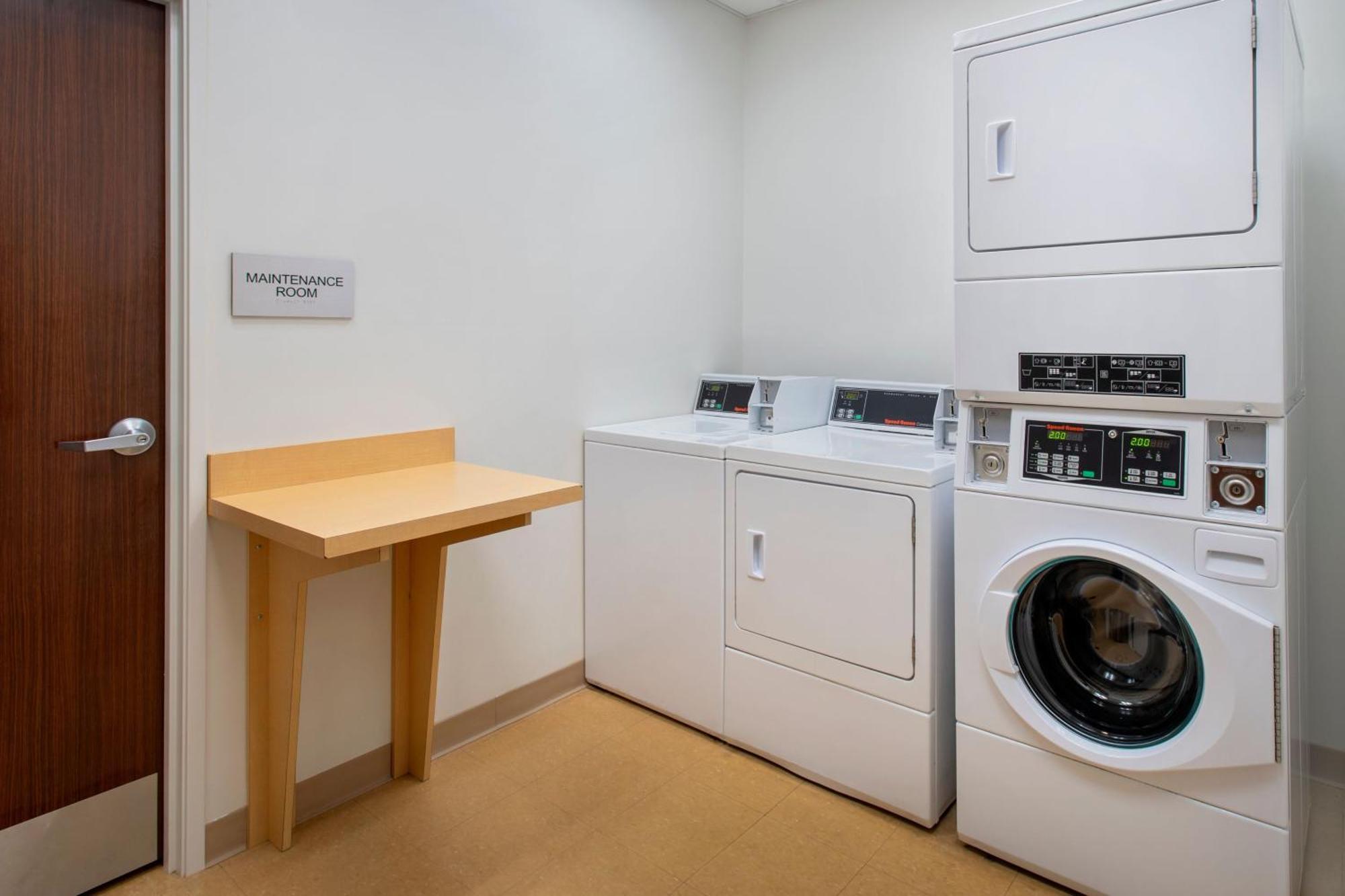 Fairfield Inn & Suites By Marriott Watertown Thousand Islands Exteriör bild