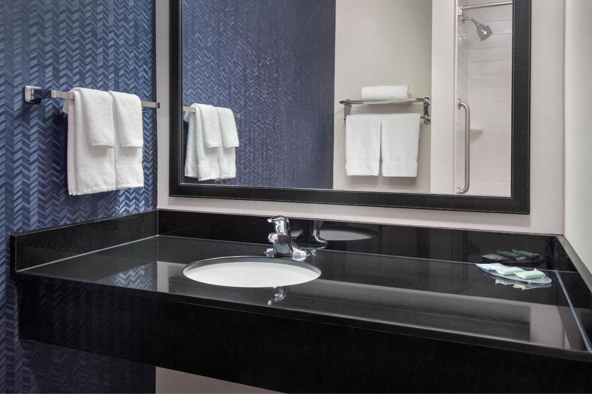 Fairfield Inn & Suites By Marriott Watertown Thousand Islands Exteriör bild